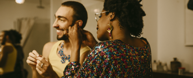 Representação visual da comunidade LGBTQI+ continua baixa e estereotipada