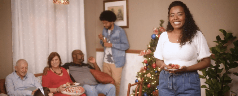 Pernambucanas traz os colaboradores como protagonistas de campanha de Natal