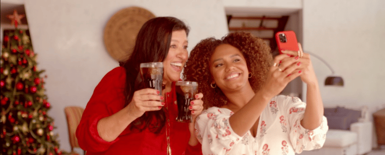 Coca-Cola, Globo e WMcCann lançam campanha de Natal com o maior coral temático no Brasil