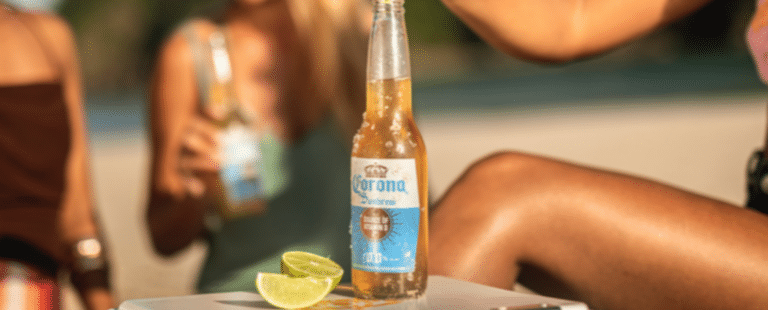 Cervejaria Corona lança produto sem álcool e com vitamina D