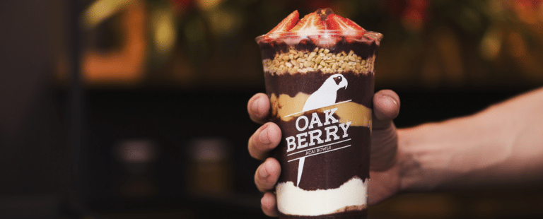 OAKBERRY lança campanha Bowl 2022 assinada pela agência Bob