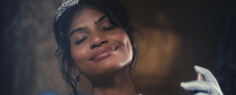 Floratta My Blue do Boticário é lançado em parceria com a série Bridgerton da Netflix