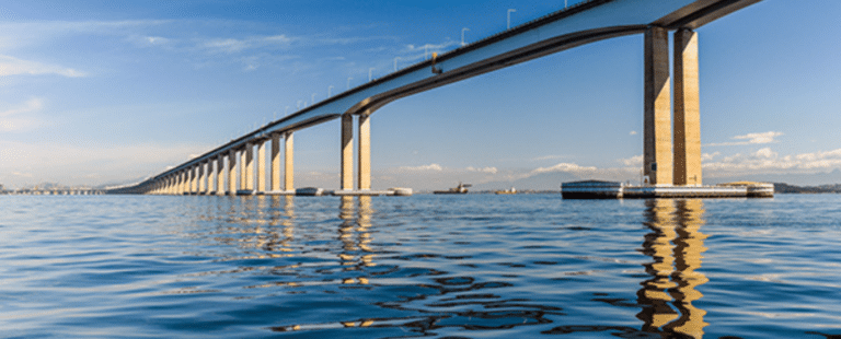 Ponte Rio-Niterói ganha painel de LED e espaço para mídia digital