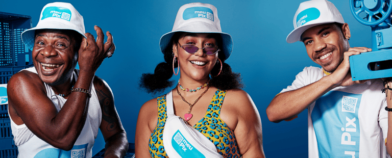Mercado Pago apresenta acessórios e roupas com QR Code de Pix em nova campanha