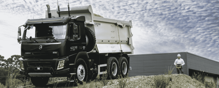 Andrade Gutierrez lança caminhão não tripulado em parceria com Volvo e ACR