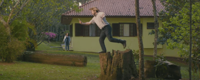 HughesNet mostra a rotina no campo antes e depois da internet em novo filme publicitário