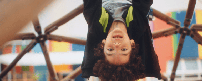 The Juju cria primeira campanha da agência para Escola Mais