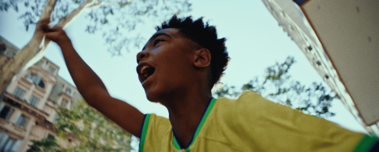 Itaú, junto com Ludmilla e João Gomes, regravam hit “Mostra Tua Força, Brasil”