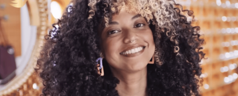 Dove convida crespas e cacheadas para nova trend: “Deixa o cacho!”