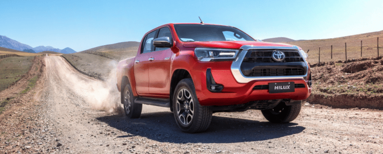 Toyota celebra 30 anos dos modelos Corolla, Hilux, SW4 e Camry no Brasil