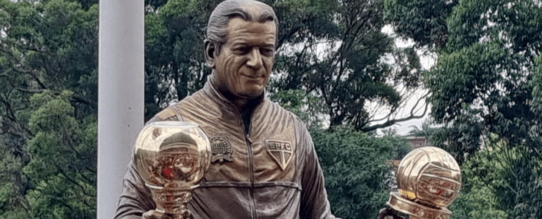 Brahma e São Paulo inauguram monumento em homenagem ao técnico Telê Santana