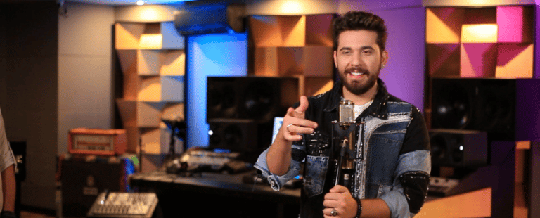 TV TEM comemora 20 anos com jingle gravado por Gustavo Mioto