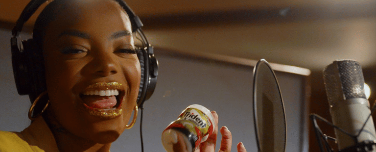 Trident convida público a destravar a boca em música com Ludmilla e Fernandinho BeatBox