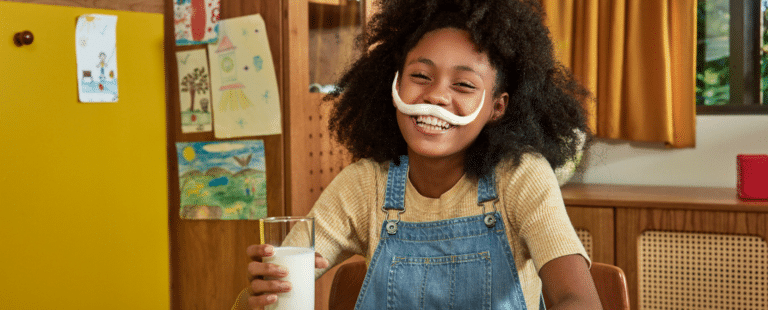 NINHO® Forti+ Instantâneo destaca poder nutritivo em nova campanha