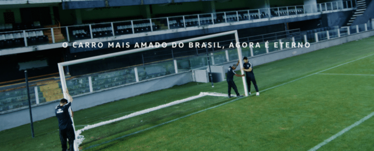 Gol Last Edition se transforma nas traves da Vila Belmiro, em ação de despedida do carro icônico