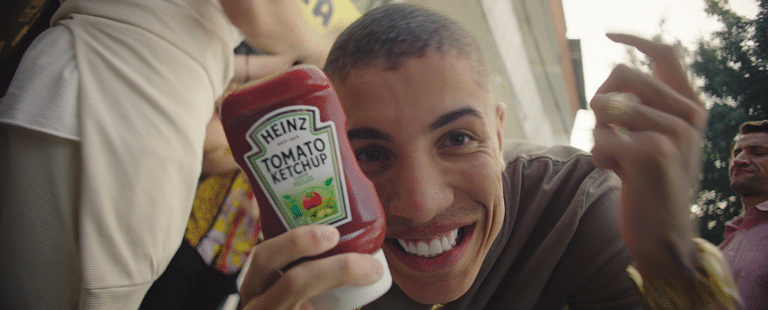 Heinz traz MC’s do funk em campanha Heinz Picles