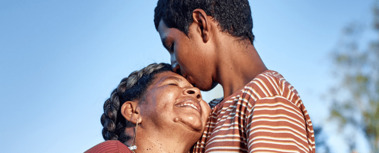 NINHO® mostra histórias reais de mães que aprendem com os filhos em campanha de Dia das Mães