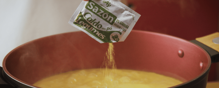 Caldo SAZÓN® volta à TV depois de 10 anos e convida consumidores a saírem da mesmice