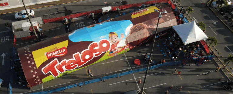 Ampla leva túnel gigante de biscoito Treloso para o Shopping Recife