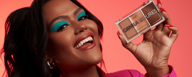 Vult lança collab com Camila Loures em campanha comandada pela AlmapBBDO