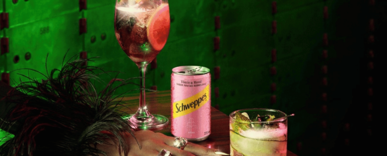 Schweppes lança Tônica Rosé no Brasil