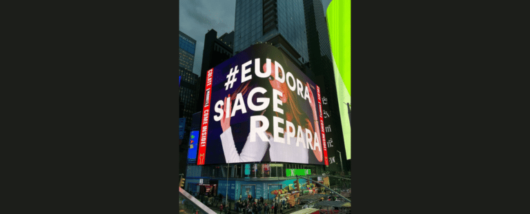 Embaixadoras da Eudora testam linha Siàge nos telões da Times Square, em Nova York