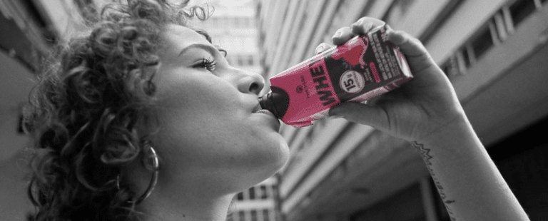 “Viver é um Esporte” é o novo conceito da campanha da Piracanjuba Whey assinada pela Ampfy