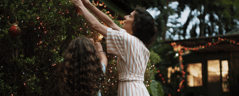 O Boticário mostra que nenhum presente é maior do que estar com quem se ama em campanha de Natal
