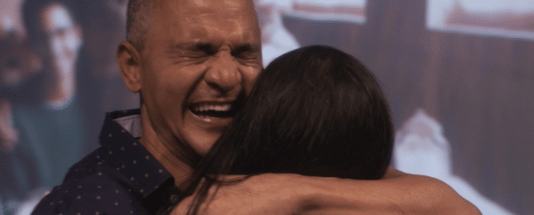 Lacta apresenta nova versão da ação “Seu Ano Num Zap” e apresenta filme emocionante de Natal