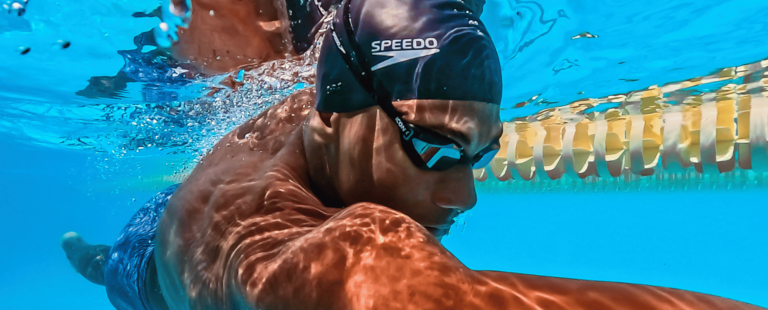 Speedo fecha contrato com fenômeno da natação de 15 anos de idade