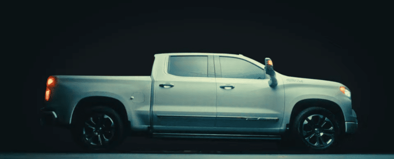 Chevrolet enaltece grandiosidade de seus consumidores em campanha da Nova Silverado
