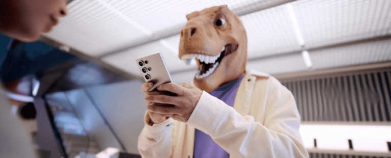 Tiranossauro Rex é a estrela de nova campanha da Vivo com Samsung