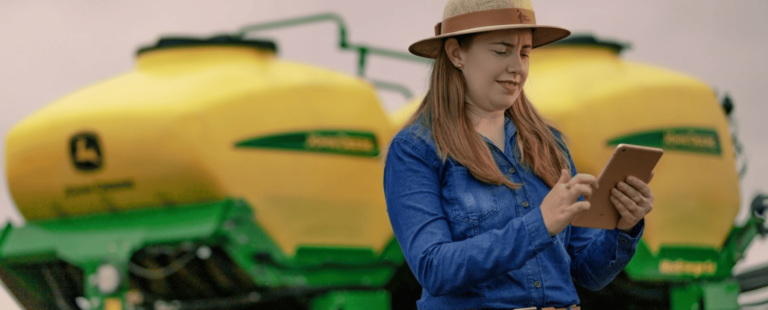 JONES e John Deere lançam treinamento para formar criadores de conteúdo e influenciadores com foco no Agro