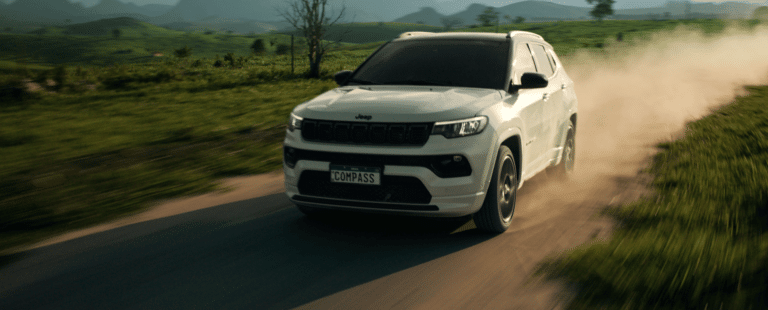 Em nova Campanha, Novo Jeep® Compass com motor Hurricane 2.0 vai “de zero a UAU em segundos”