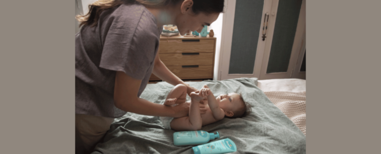 Momentos de cuidado também podem ser oportunidade de conexão, aborda campanha da Primeira Linha de Cuidados Pampers do mundo, lançada no Brasil pelo Grupo Boticário