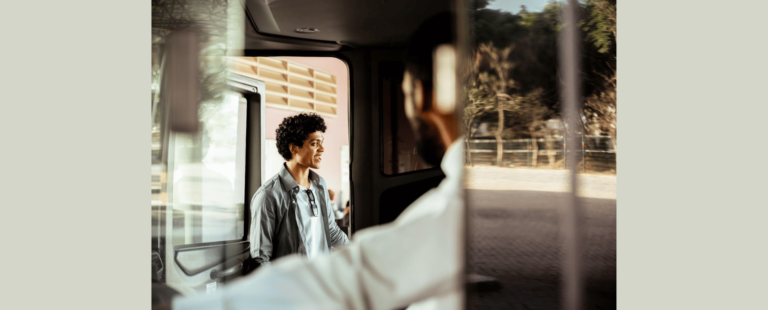 BlaBlaCar vai dar um ano de passagens de ônibus grátis para melhor história de viagem entre pai e filho