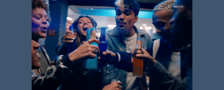 Mix para todo esquenta: Beats lança campanha para dominar o momento pré-festa