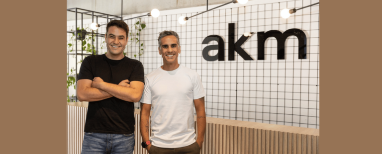 AKM apresenta nova marca e reforça posicionamento em inovação