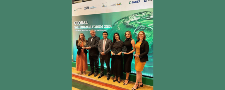 Sicredi recebe prêmio global por financiamentos a mulheres empreendedoras e a pequenas e médias empresas