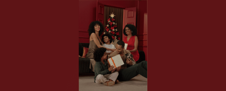 Natura se prepara para o Natal com estratégias de personalização e presentes diversos para conquistar consumidores