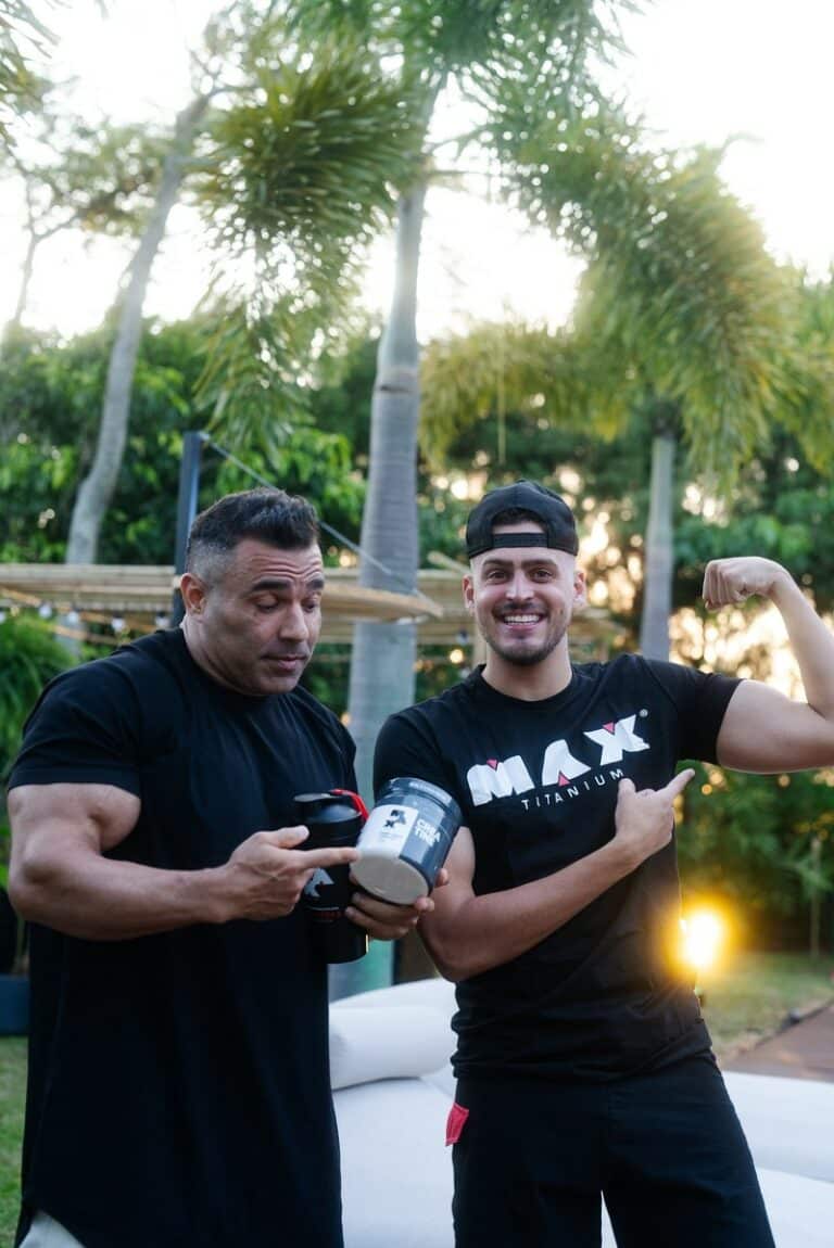 Em live histórica de Jon Vlogs, atletas de ponta como Ramon Dino e Eduardo Correa protagonizam ações da Max Titanium