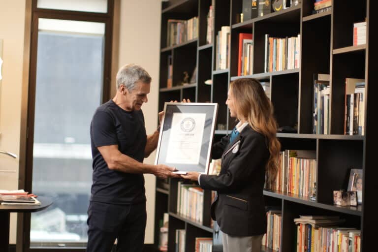 Smart Fit bate recorde mundial de abertura de academias