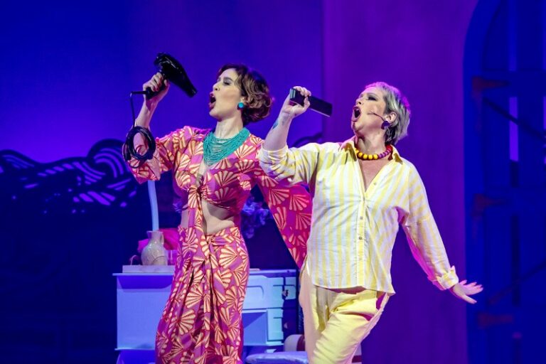 ‘Mamma Mia!’ retorna aos palcos com patrocínio da EMS