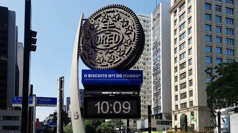 Oreo ocupa as ruas com campanha que reforça sua iconicidade como o biscoito número 1 do mundo