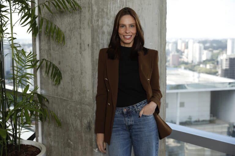 NEOOH anuncia Larissa Pedrozo como Head de Marketing e Brand Experience
