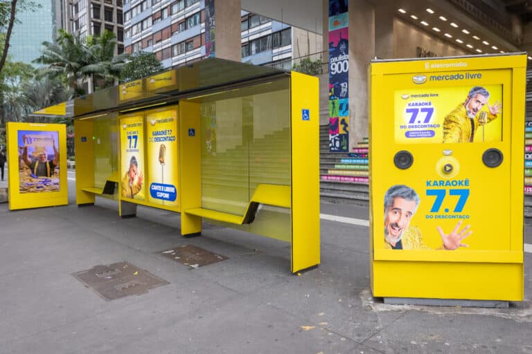 Mercado Livre oferece cupons de desconto em karaokê na Av. Paulista