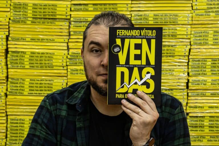 Roteirista do Novo Mundo da Lua em 2025 – lança livro para quem quer vender mais e falar menos