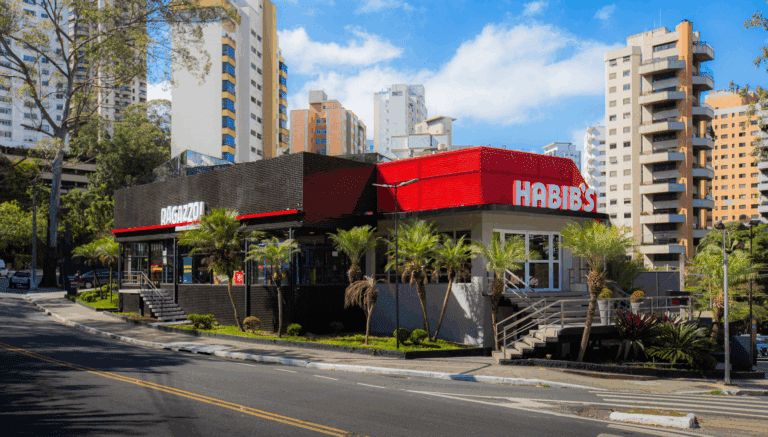 Grupo Habib’s inaugura primeira loja híbrida de Habib’s e Ragazzo no Morumbi