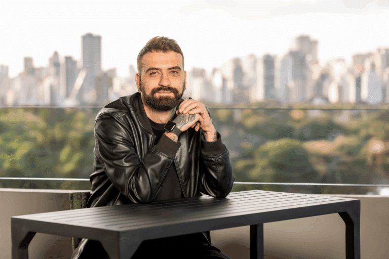 Bold anuncia novo diretor de criação Associado