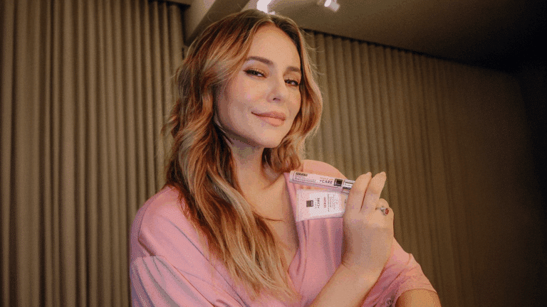 Fãs ou haters? Paolla Oliveira e Avon se juntam para tratar todo mundo bem